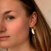 STINE A - LONG BAROQUE PEARL WITH CHAIN EARRING PEACH SORBET | FORGYLDT