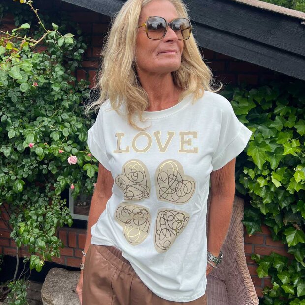 CABANA LIVING - MADDY T-SHIRT | LOVE/CREAM