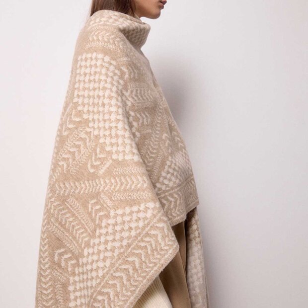 LALA BERLIN - PINEO PONCHO | HERITAGE SAND STAR