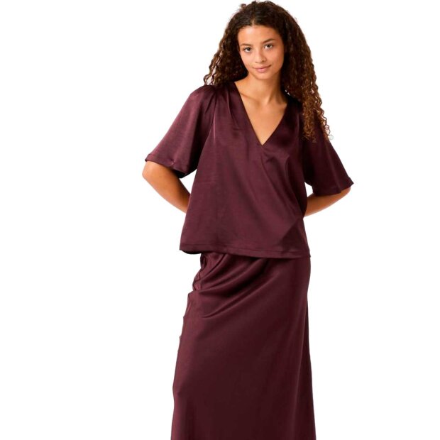 NEO NOIR - LARGO HEAVY SATEEN BLUSE | BURGUNDY